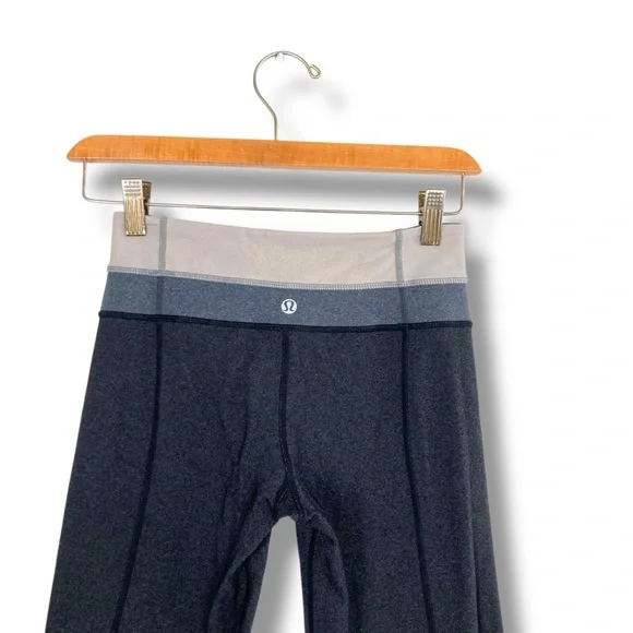 LULULEMON REVERSIBLE GROOVE PANTS IN Charcoal Grey Mid Rise Leggings Flare Sz 2 - Picture 3 of 10